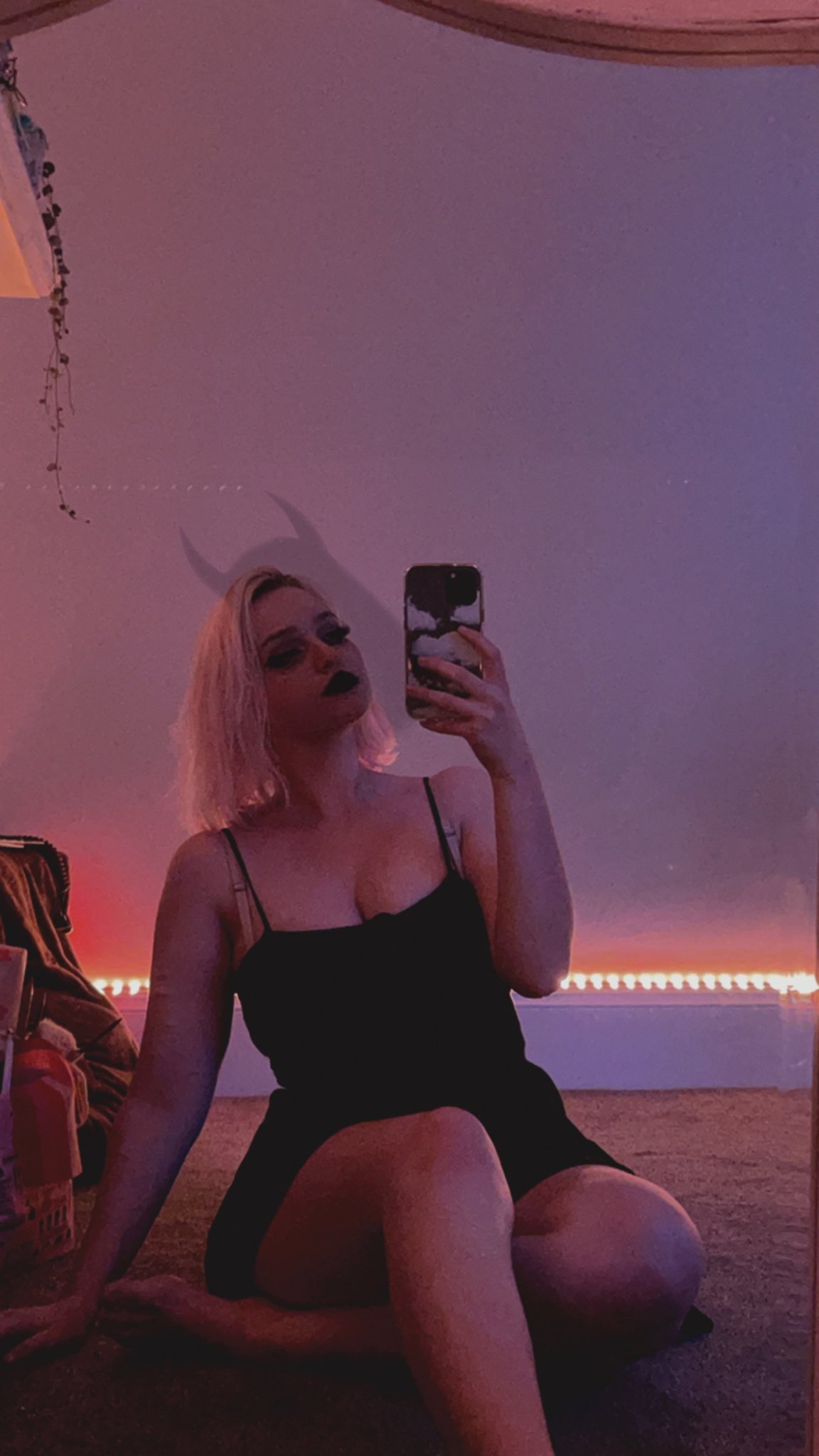 Niki on X: 😈😈 t.co4SJ0fChYC4  X