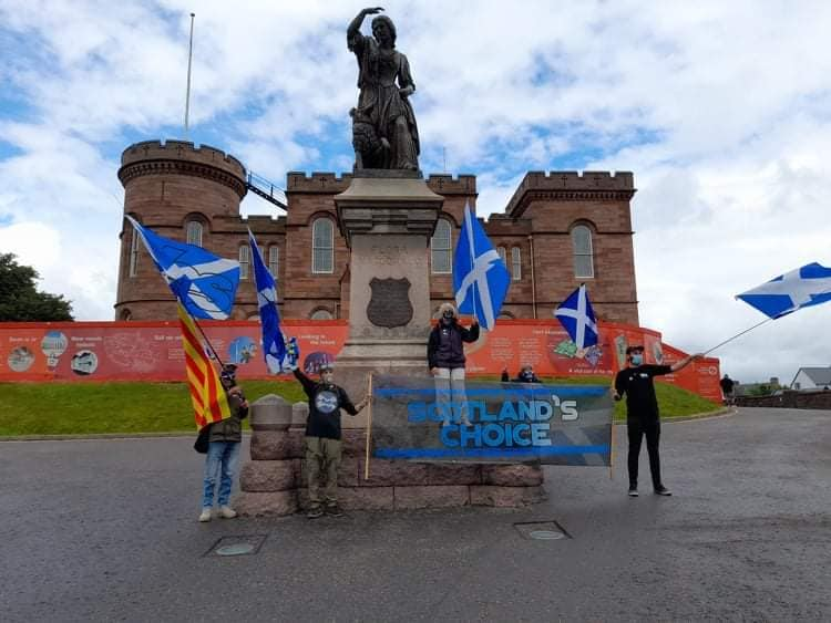 grazzar09's tweet photo. #OneBritainOneNation
A reminder.
Scotland the country
Cymru the country
England the country
Reunited Ireland the country
Britain is NOT a country NOR a nation
We flew OUR flags in the Highlands today
#OneScotlandOneNation https://t.co/EKpAOxNqAV