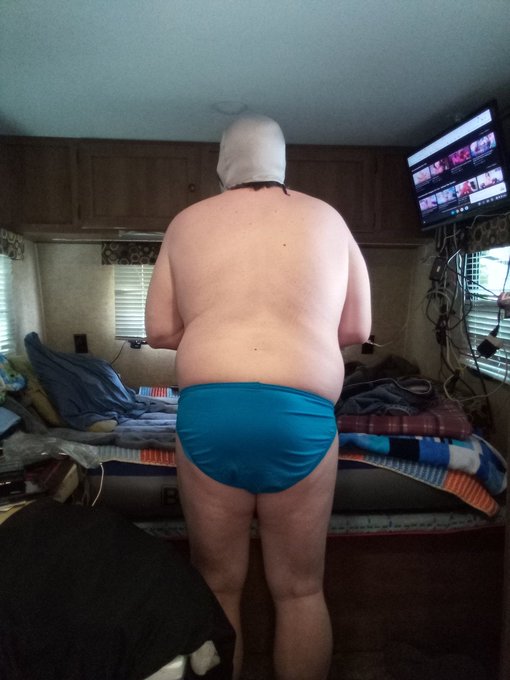 Me in some new sexy underwear 😜 https://t.co/Q7o8oJjkiF