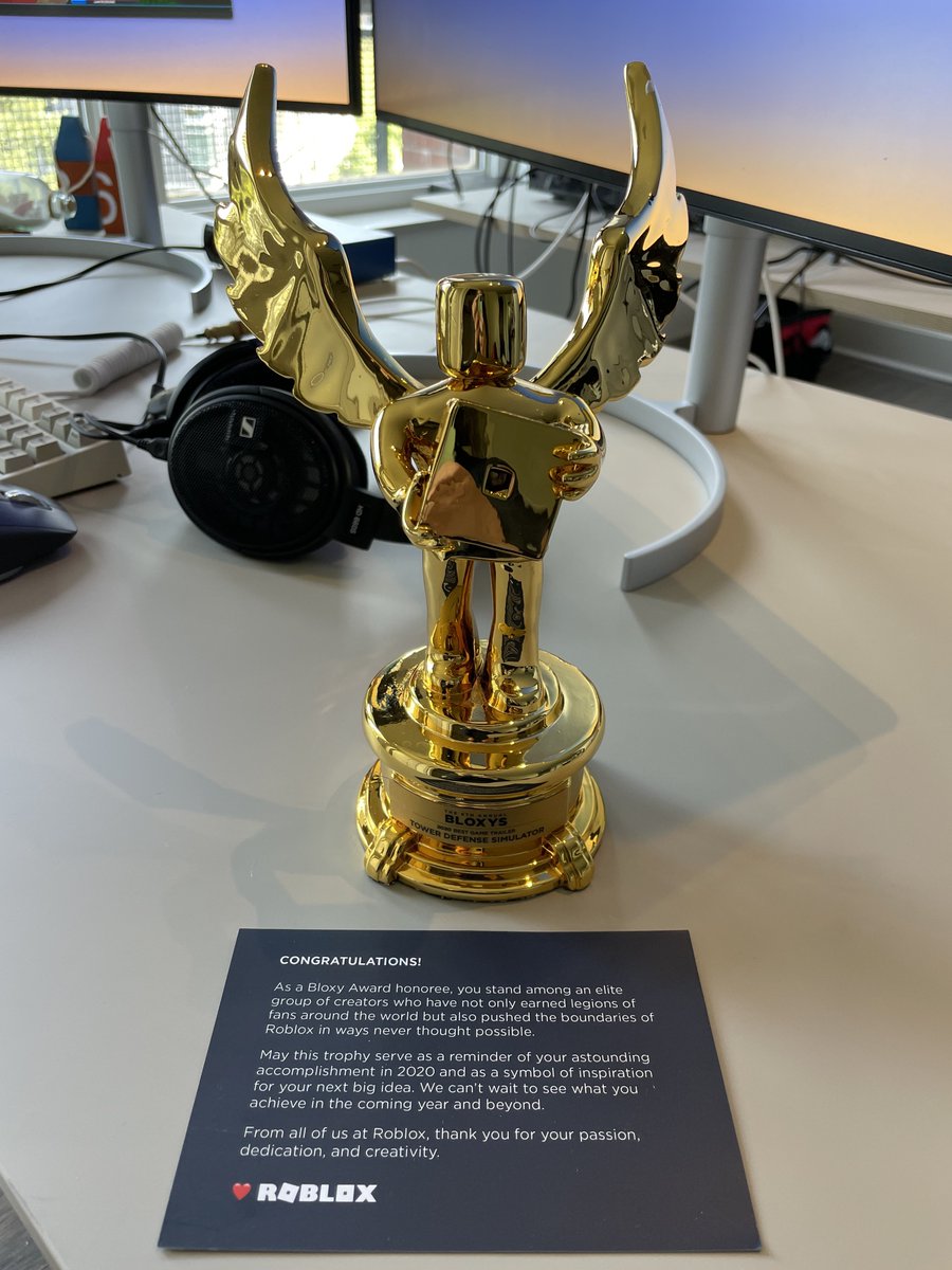 Paradoxum Games Use Towerdefensesimulator On Twitter Guess What Just Arrived The Roblox Bloxyawards Trophy Thank You All So Much For Voting Towerdefensesimulator In The 8th Annual Bloxyawards Https T Co Pnx2cwueza - roblox paradox logo