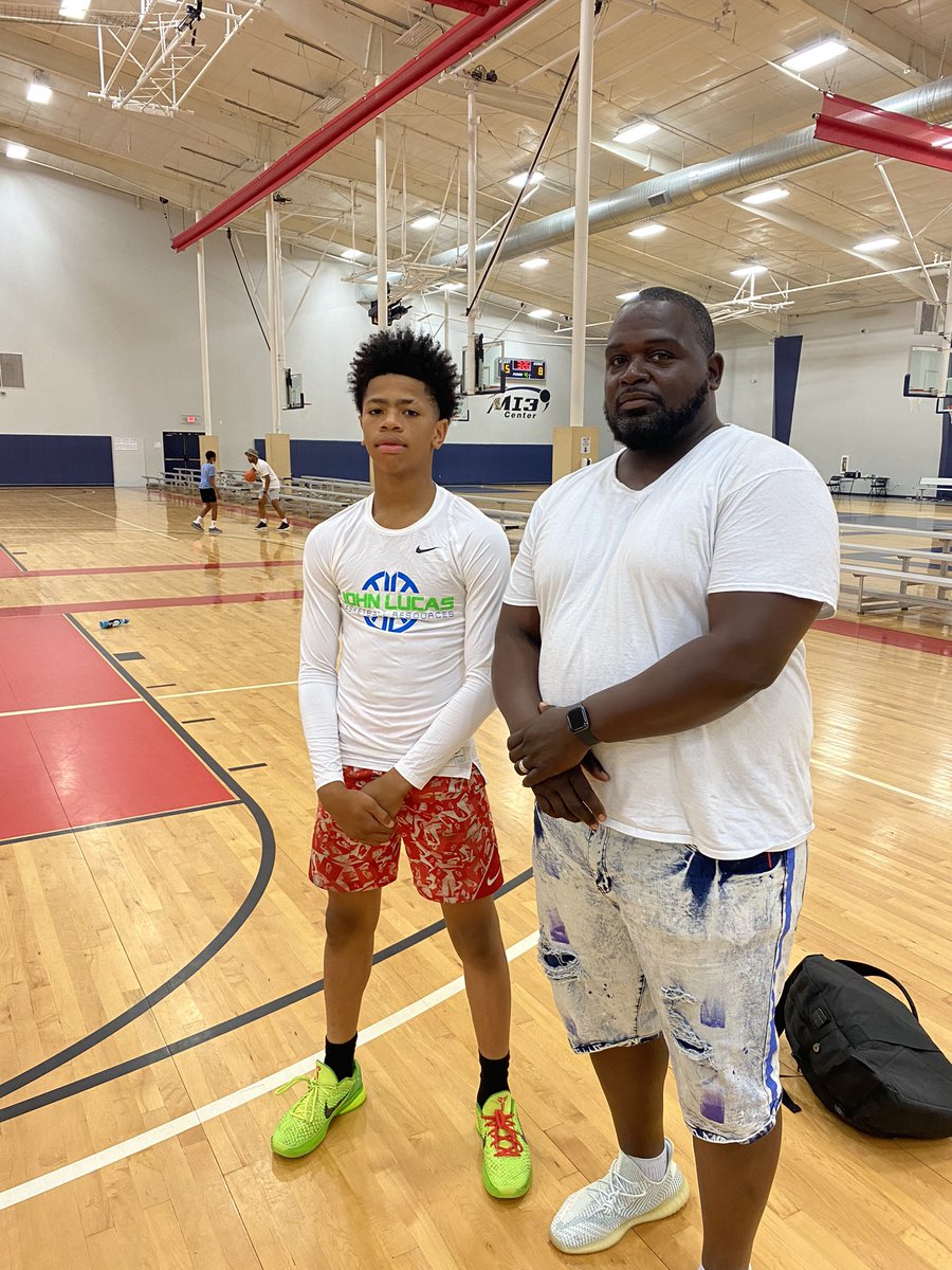AgapeKeys's tweet photo. These boys played!!
They said them Milwaukee boys can play. Great job young man. #MasTheFamily
#GoNovas #Power5 @MAS_Athletics https://t.co/Rrim25vd1Q