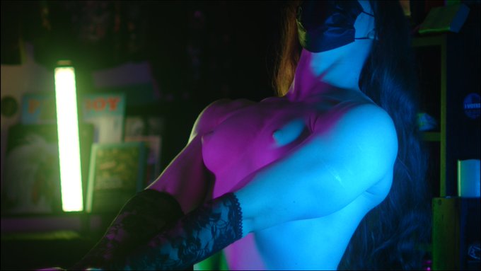 because i do have more muscle pics https://t.co/FWiNtHrrRf