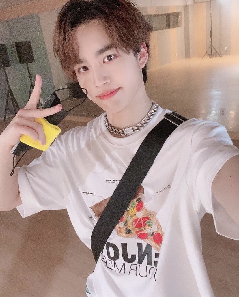 FranceBic's tweet photo. 🍃_• ✏️

Traduction du nouveau post Instagram de notre petit BIC.👀

« Yeah Yeah ~~~~ Détruisez-le ~»

🍃_• https://t.co/Na74mCKi4e

#BIC #빅 #MCND https://t.co/Fc8Co6jBM4