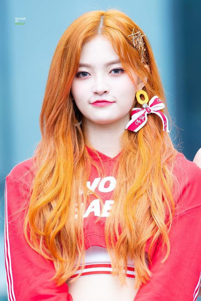 somyi_y's tweet photo. rare pictures of me with orange hair https://t.co/9pXBgvjqzJ