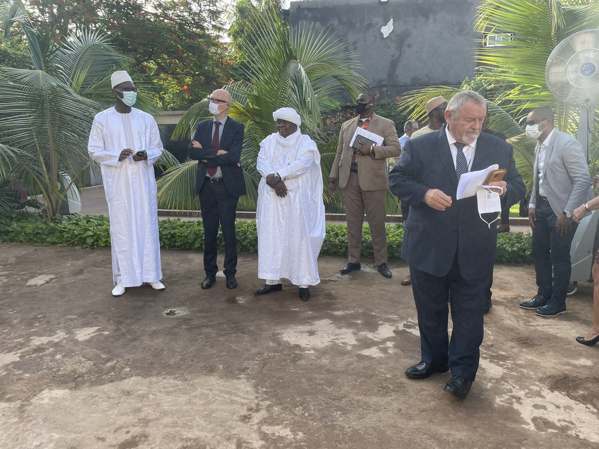 OuldMahmoudM's tweet photo. Au Conseil des Investisseurs Européens au #Mali, j’ai assisté à la restitution du Forum Économique #Mali-#Senegal qui s’était tenu à #Dakar. J’ai réaffirmé au secteur privé le soutien et l'accompagnement du Gouvernement. Le Secteur privé demeure le moteur du développement ! https://t.co/Qtvn7dYBCa