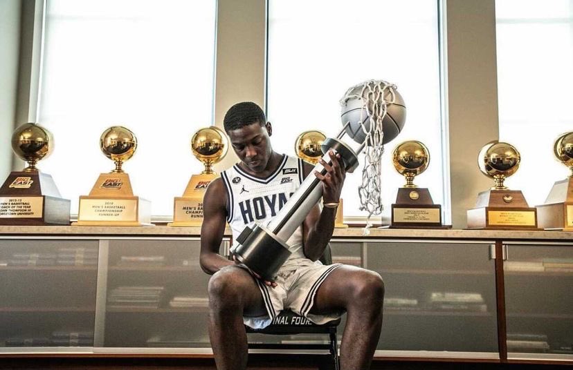 2023 4 ⭐️ PG Malik Olafioye has took visits to Arizona, Arizona St, and Georgetown so far. He’s also planning to visit Flordia St on June 28th and Michigan St on June 30th. 

Olafioye is a knockdown shooter, plays with great pace, and is a willing passer that makes good reads.