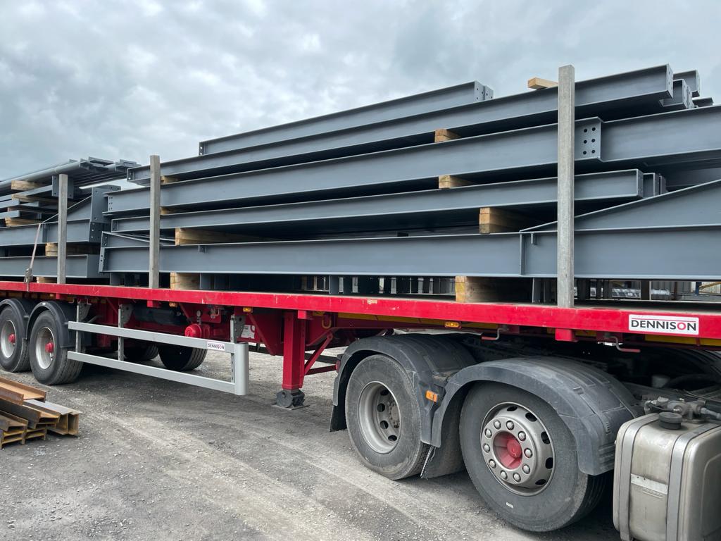 steelyman10's tweet photo. Busy afternoon loading up the steelwork for site delivery near Finglas #rossdrumengineering #cecertified #steelfabrication #structuralsteel #kitbuildings #farmbuildings #grantsheds https://t.co/6UcAZljihZ