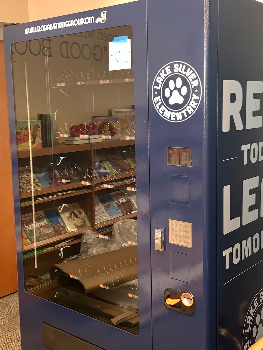LSE_OCPS's tweet photo. We’re super excited to increase our students love for reading with our new book vending machine. Our students will be rewarded with special coins to buy books and begin to build their own libraries! #LSEREADS 📚 @MariaMurray_ @DMitch_OCPS @trpocps https://t.co/3rR7MDuzpV