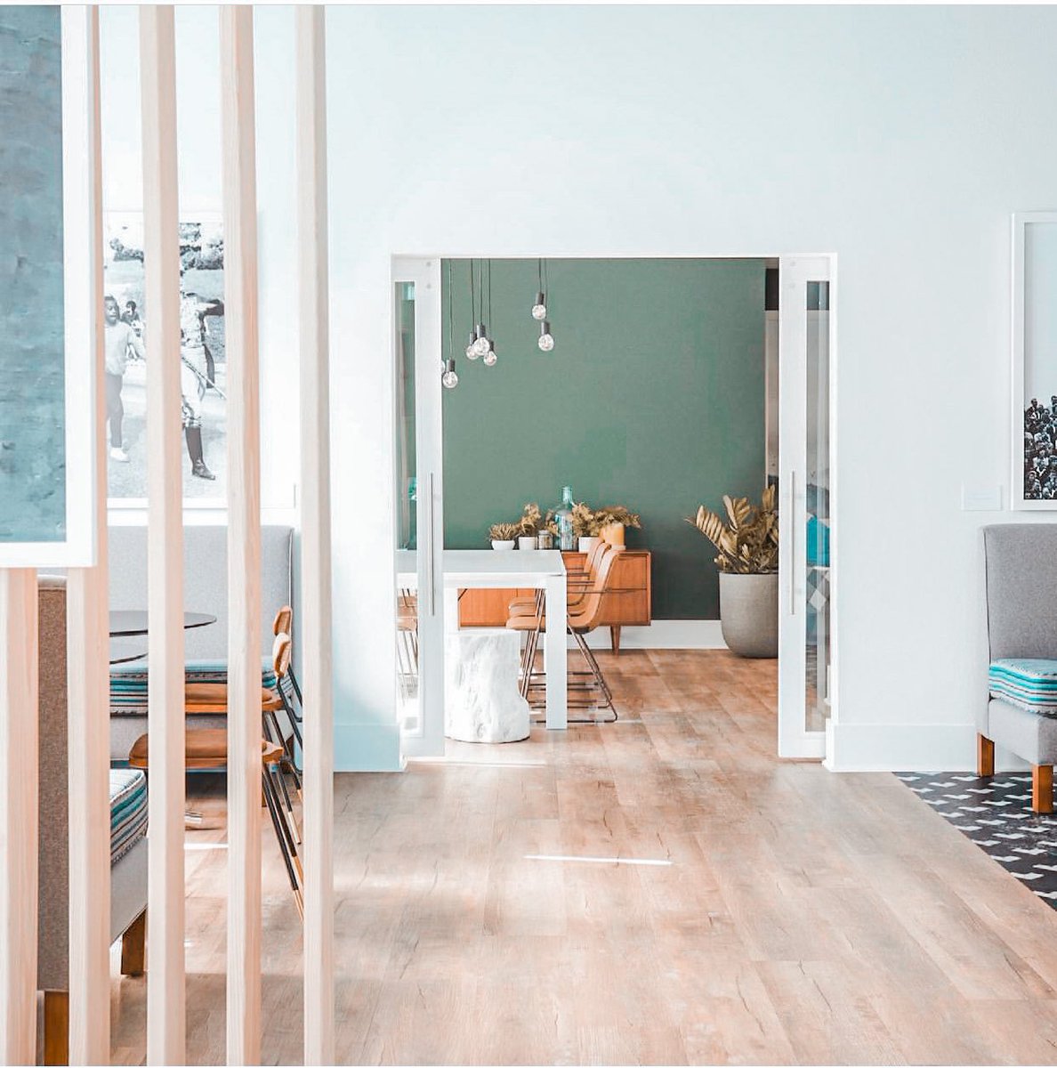 DomainTC's tweet image. With sleek &amp;amp; modern touches, our clubhouse area is the best hangout spot! 💚 Sign for Fall 2021 within 24 hrs to save $150 in signing fees &amp;amp; save an additional $1,450! 🥳

⭐️ REMINDER ⇨ Hurry, this deal decreases by $200 𝘦𝘢𝘤𝘩 𝘥𝘢𝘺 after applying! ⭐️