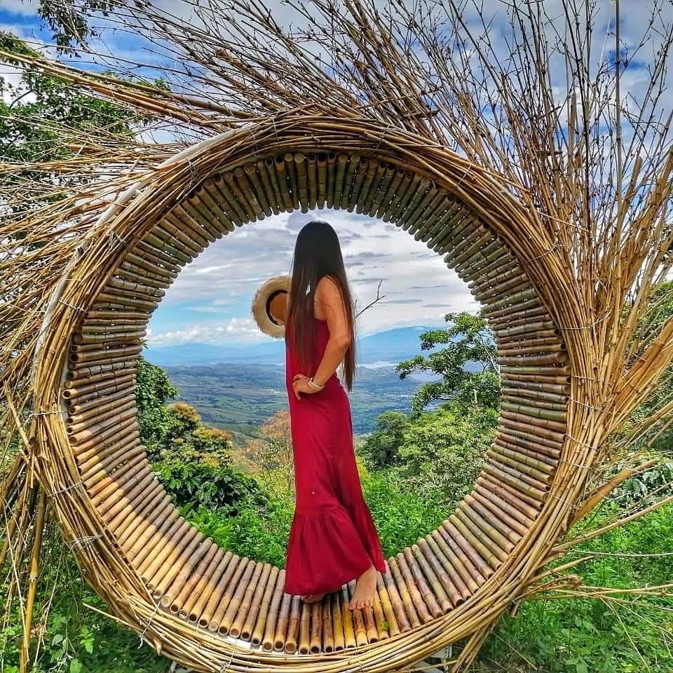 PriceTravel_CO's tweet photo. ¡La mano del gigante en 𝑪𝒐𝒍𝒐𝒎𝒃𝒊𝒂 te va a fascinar! Ubicado en Gigante Huila, este es uno de los atractivos turísticos más famosos de los últimos años. https://t.co/KSEfSsMrYC