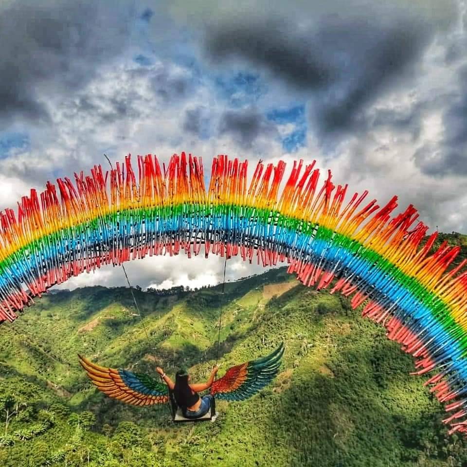 PriceTravel_CO's tweet photo. ¡La mano del gigante en 𝑪𝒐𝒍𝒐𝒎𝒃𝒊𝒂 te va a fascinar! Ubicado en Gigante Huila, este es uno de los atractivos turísticos más famosos de los últimos años. https://t.co/KSEfSsMrYC