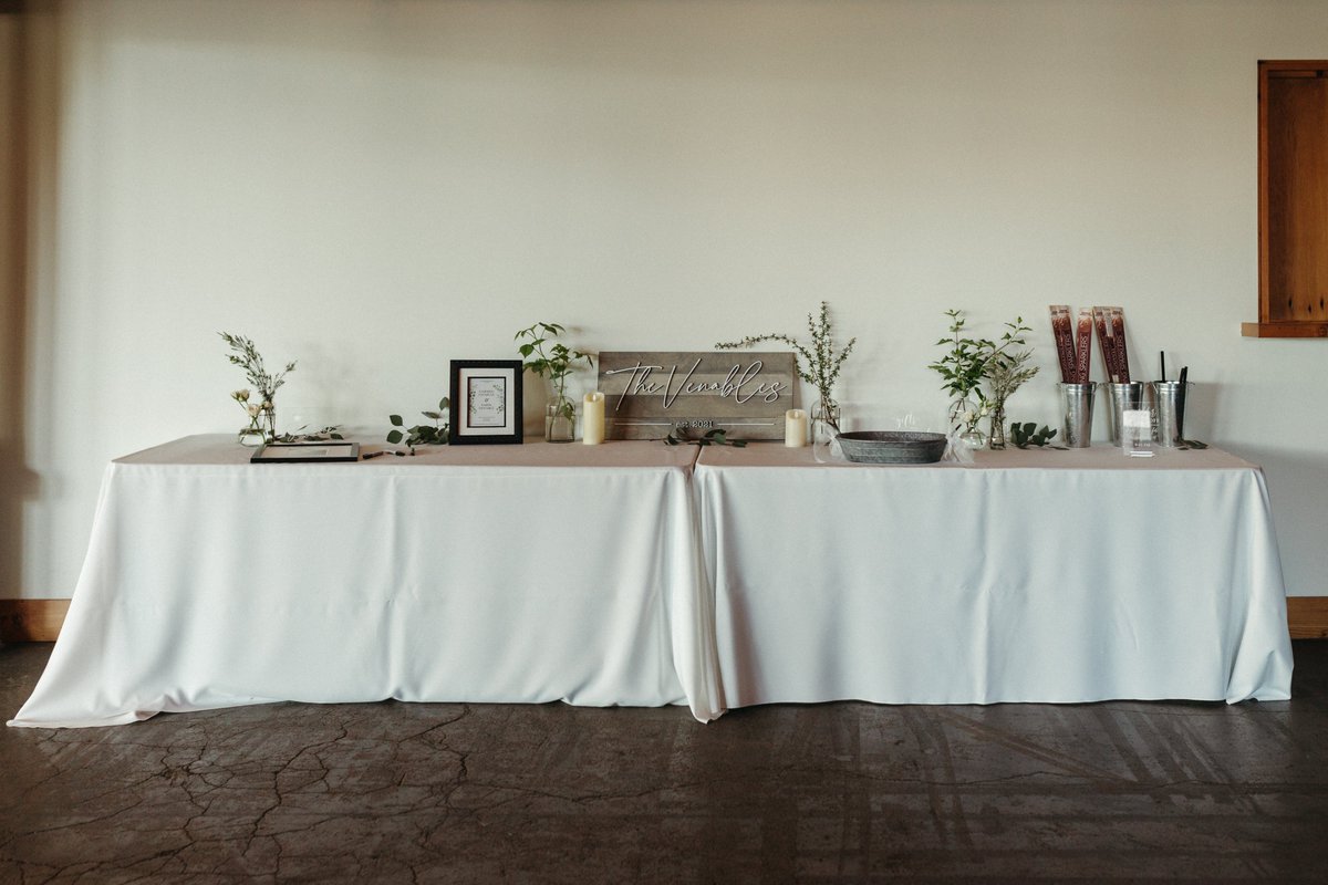 Congrats Carmen + Sabin! Thank you again for having us be a part of your big day.

Photographer: Lauren Miles Photography