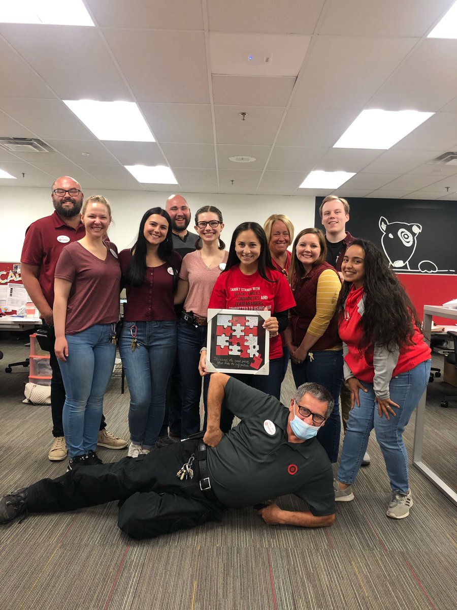 nsotiros's tweet photo. Bittersweet last day as SD at T-1311; will miss this team tons, but many great memories to carry with me! Now, time to get to work opening our new Milwaukee Bayshore Mall Store! https://t.co/MzvVScDILw