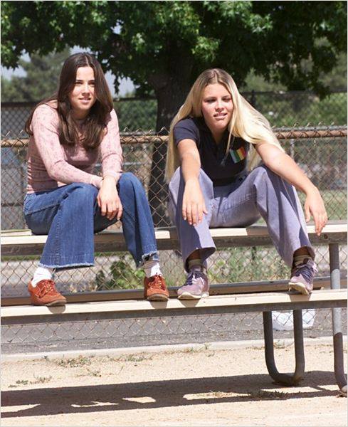 Happy bday to Busy Philipps and Linda Cardellini! 