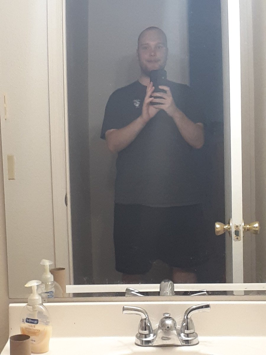 litebinger's tweet image. A little late but this was taken at the end of week 3 im down 15lbs and can finally wear XL shirts again! @JoshOG @journeyworkouts