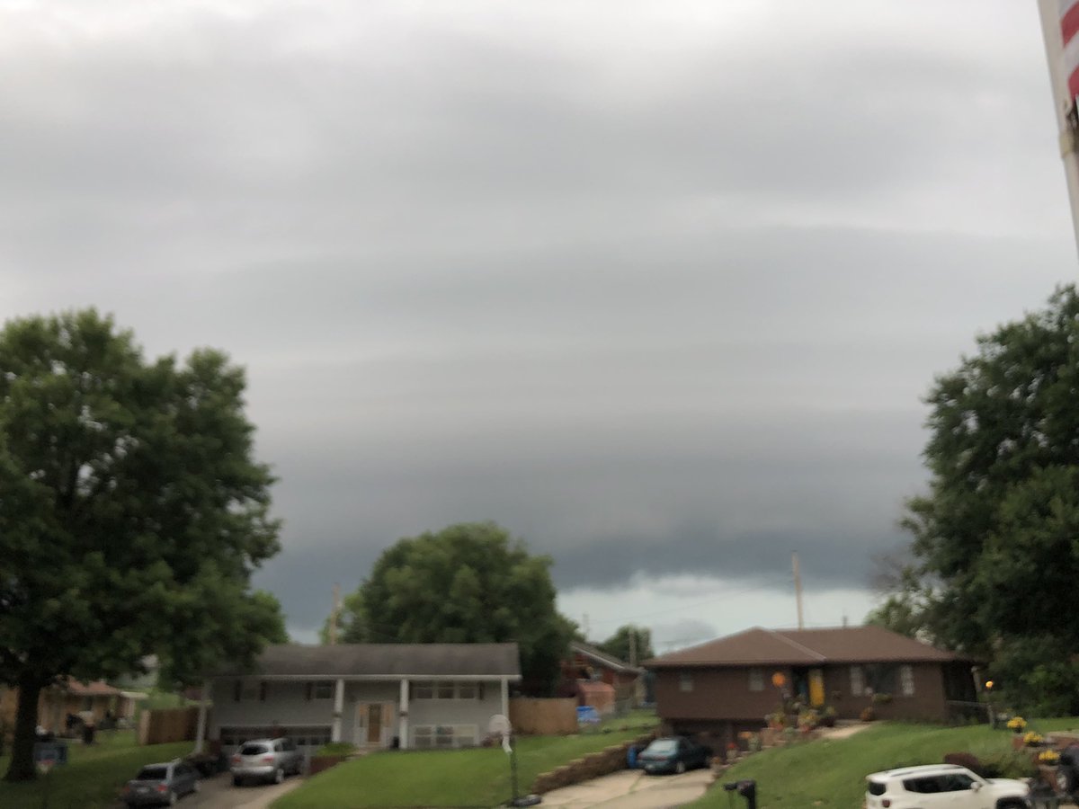 ezbeesolutions's tweet image. @BryanBusbyKMBC sirens going off any chance of tornado ? East side st Joe #Weatherbugbeth