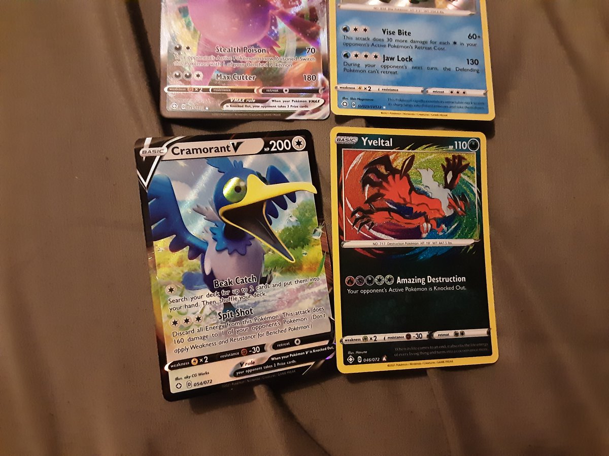 SwitchLeaftini's tweet image. I actually found shining fates packs AND actually got good cards too!? Also codes for people who want them. #pokemon #PokemonCards #FreeCodeCards