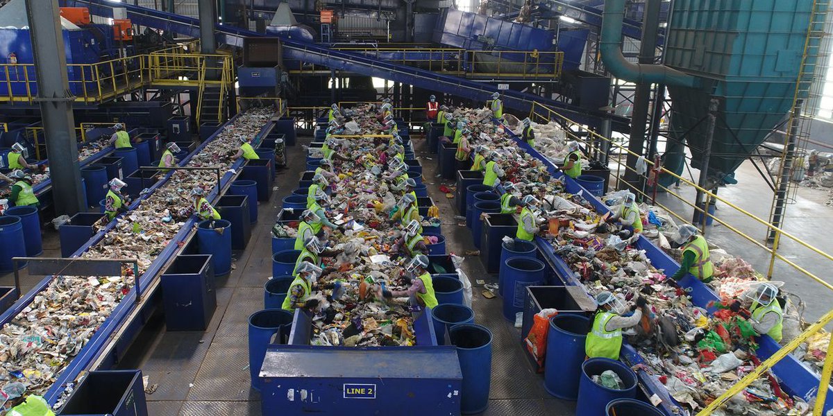 “Plastic waste is not just a global crisis...[but] also an investment opportunity that can flip...a scourge into an engine for economic development" <a href="/robbyk/">Rob Kaplan</a> <a href="/LauraKreutzer/">Laura Kreutzer</a> buff.ly/2TYgoqC