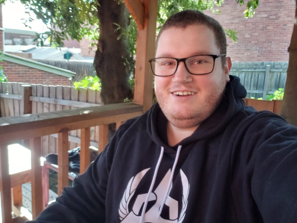 jmcallumdev's tweet image. Got mah new hoodie, fits great! special thanks to @BrownmanFgc for running the giveaway 
@AlbinoSkittles sorry buddy, next time :D