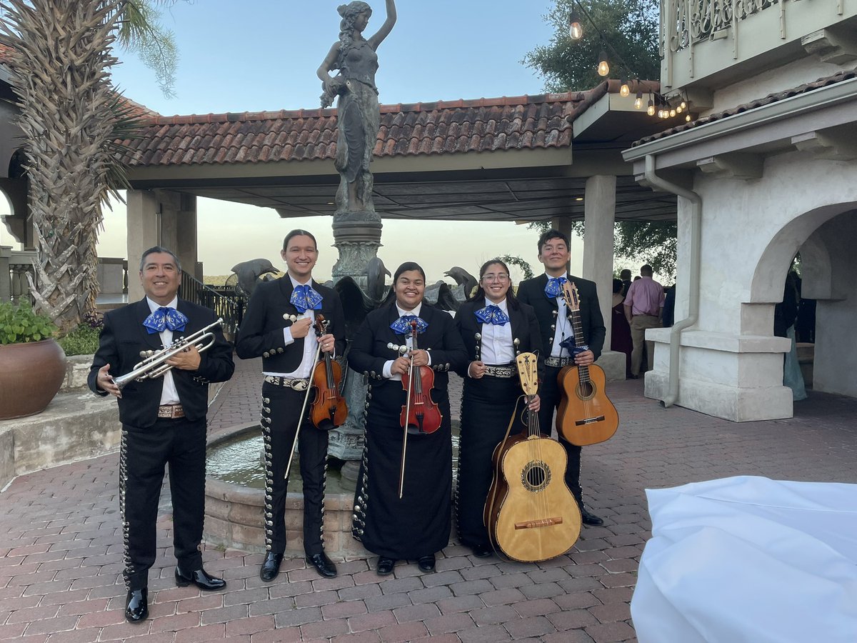 mariachiamor's tweet photo. Friday night wedding at @villaantoniatx1 #austinmariachi #mariachi #minusjoe https://t.co/NWELP9rLOL