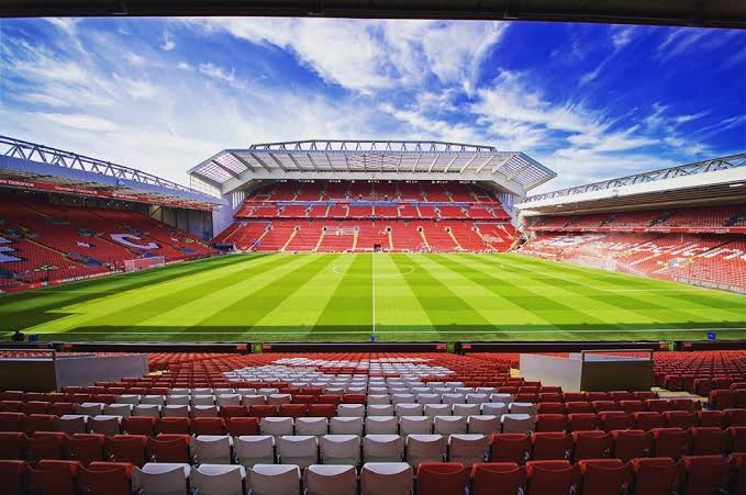 Utpal_Gh's tweet photo. On the left #anfield and 
on the rightside its #stamfordbridge... which one you dose like🤔🤔 https://t.co/MnLOYzl1oq