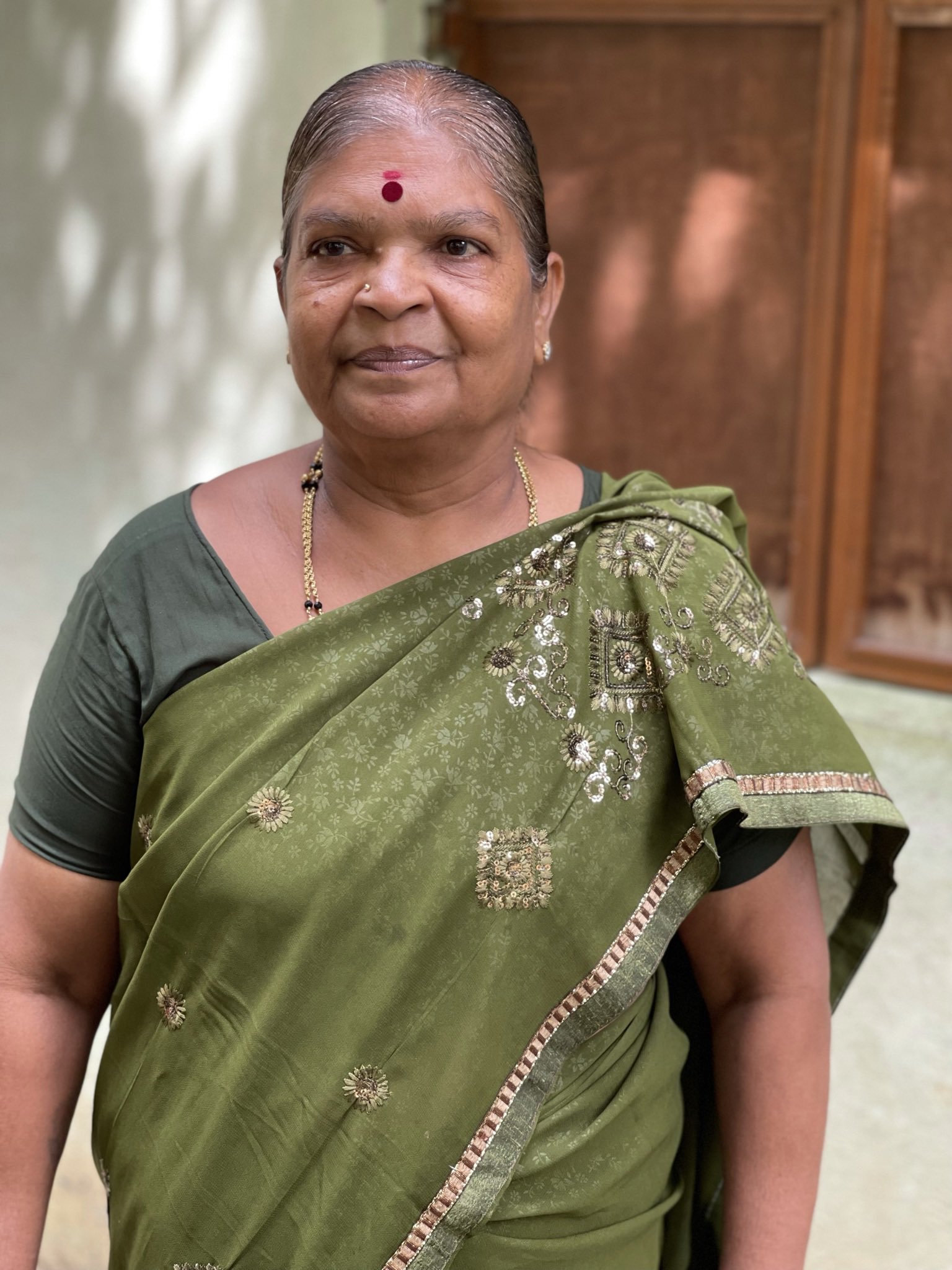 Sai Ram B on X: #आपातकाल :Gayatri bayi ws 18yrs nd 7 month Pregnant whn  she ws arrested for protesting against emergency. In custody she develops  labor pain.her legs nd hands ver