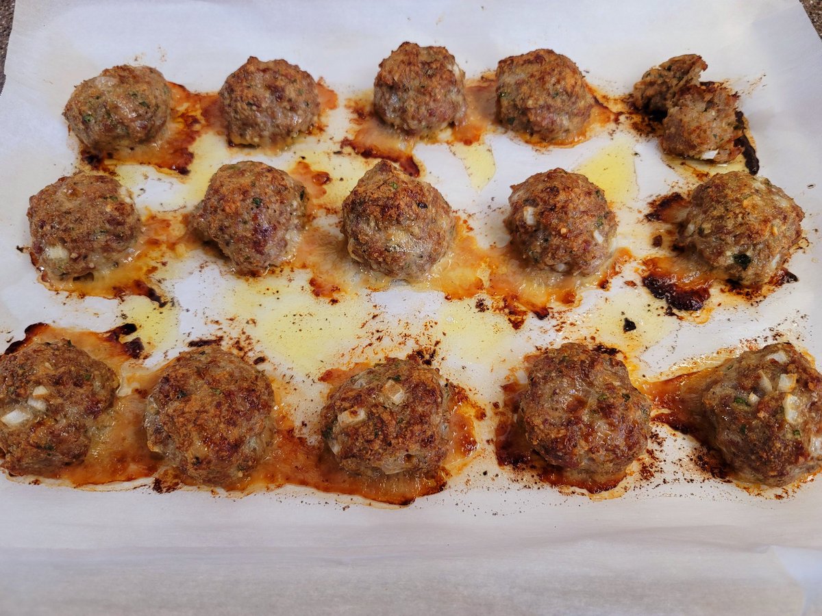 jmac0615's tweet photo. Spaghetti ๐and meatballs ๐. #homemade #porkfatrules #foodie https://t.co/Vb8cgsgtbG