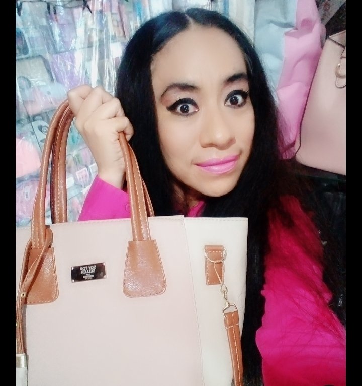 MARIAGARCIALUNA's tweet photo. #Mamix aquí están tus premios que te mando @AvonMexico 😇🤗🙏 Una #MujerShingona hace hijas shingonas #GraciasMa @FundacionAvon #MujeresReales #MujeresdePoder 🆙💎💎💎💎💎💎 mi lado #Entrepeneur de mi Ma forever #Oaxaca https://t.co/6Z1LzwcLMd