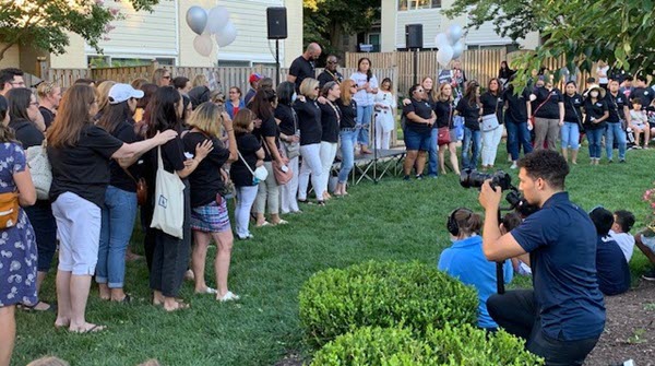 Last evening, the Herndon ES family came out in love and support of our students, families, and community as we are grieving such a devastating community tragedy and loss of life. Please visit our website for resources to help during this time of need. herndones.fcps.edu/announcements/…