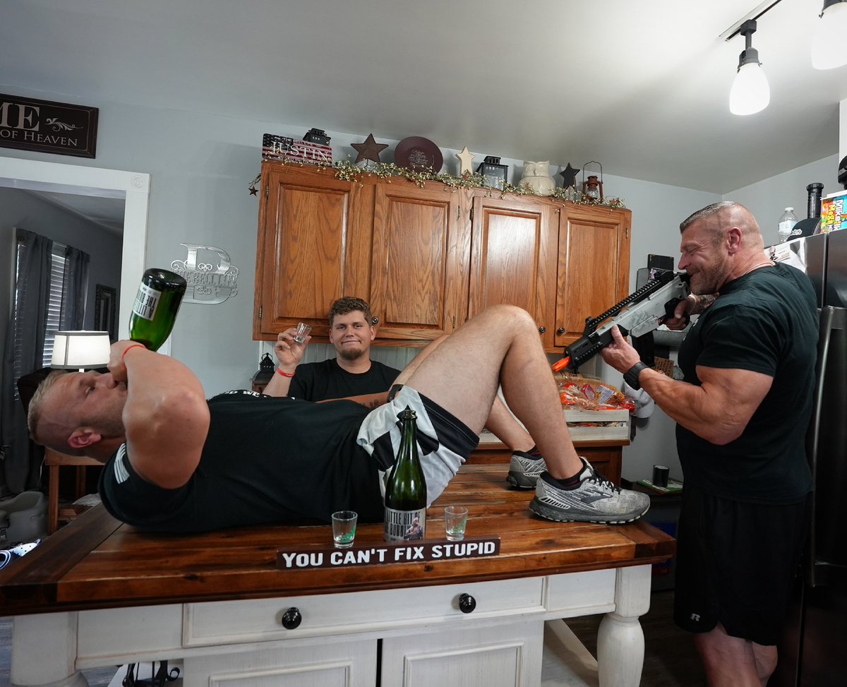 TheBellLife's tweet photo. If you haven’t joined https://t.co/DywESSJS8s yet… You might want to now🤯 This was absolutely nuts… literally😂 @trey.bell.52493 @garren_bell  #TheBellLife #InGodWeTrust #CrazyWhiteBoyz #nevergiveup #keepgoing #wontstop https://t.co/xCx0GvtTry