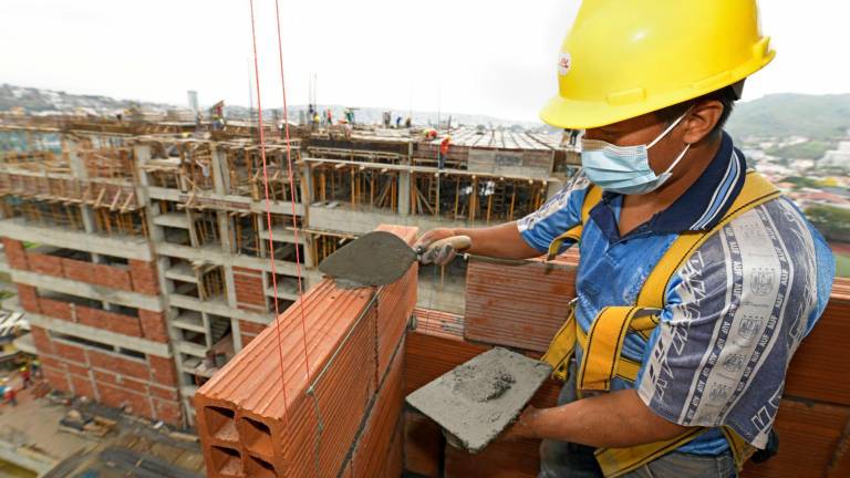 🏠🏗️ Sector de la #construcción busca recuperarse

👉Lee más: bit.ly/3dfMCnV