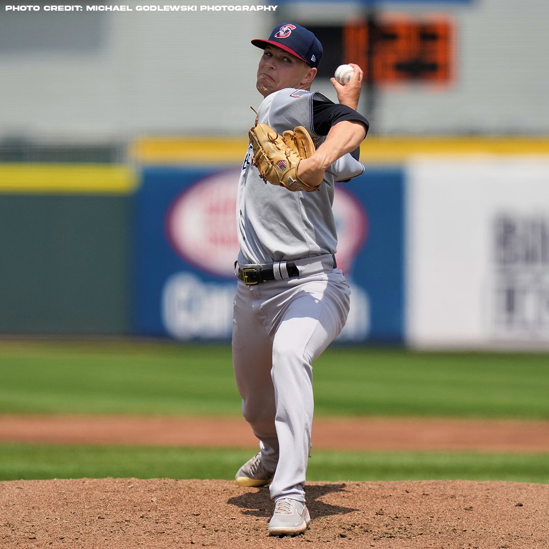 What a night for @JansonJunk! 7.0 IP, 3 H, 1 R, 1 ER, 0 BB, 3 K, 79 pitches (55 strikes) Junk's ERA on the season now stands at 1.07 🥵