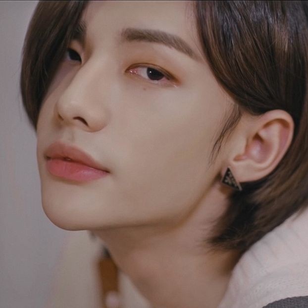 jiwoongistaa's tweet photo. volvió hyunjin best dancer y se ve tan beautiful como siempre, mi corazón ><
en fín recuerden que hyunjin best boy, best en todo https://t.co/UZOehNtjV5