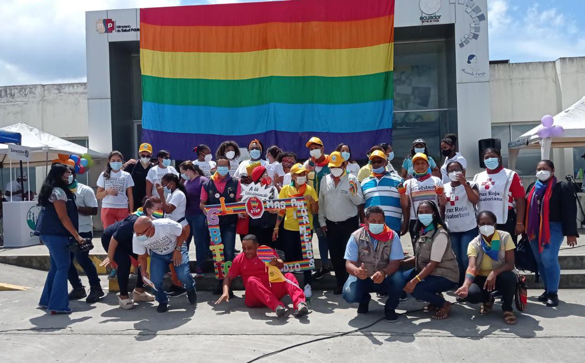 UNFPAecuador's tweet photo. En #Esmeraldas por el día de diversidad sexual, UNFPA junto a la Fundación #AveFénix sensibilizaron sobre la prevención de la violencia basada en género y el acceso a las pruebas de VIH. #MesaProvincialGénero, #LGBTIQ+, #DistritoSalud #TipoC #SanRafael https://t.co/pOTw4Ss78O