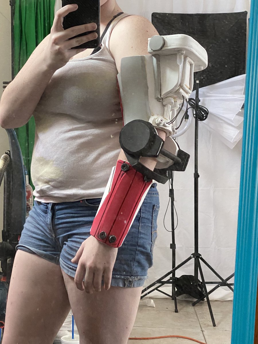 GravityCosplays's tweet photo. “I had you kids pegged from the start.”

#rwby #harrietbree #aceops #fastknuckles https://t.co/5PGOfDKE8E