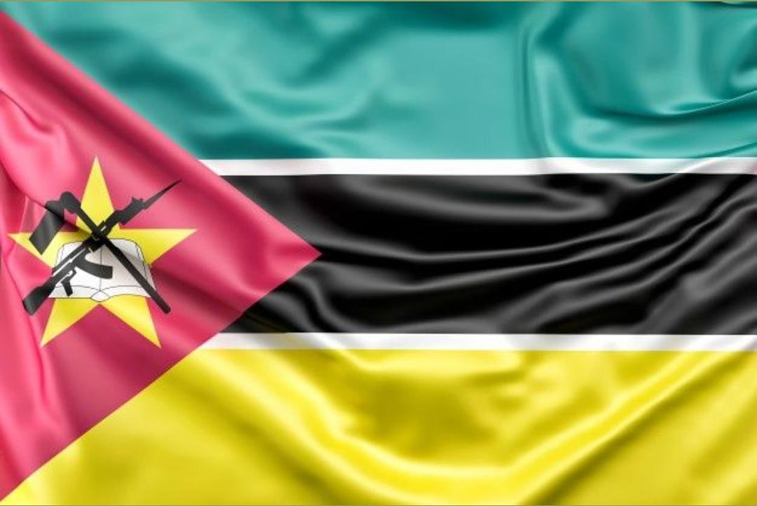 aleribeirocps's tweet photo. Hoje é dia da independência de Moçambique contra a colonização.
Viva a independência e o povo de Moçambique e as novas parcerias entre povos desse território.
 https://t.co/ZuSHpEu45b https://t.co/Iaubltdmku