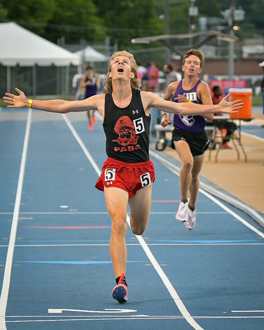 CoachMattLogan's tweet photo. The mullet is still undefeated!
Jean-Lou Pare’ is your 2021 3200m state champ. Tonight we celebrate in Jean’s-boro! 
Unreal! 9:15!! ⁦⁦@NCRunners⁩ https://t.co/N97AMFQ8h3
