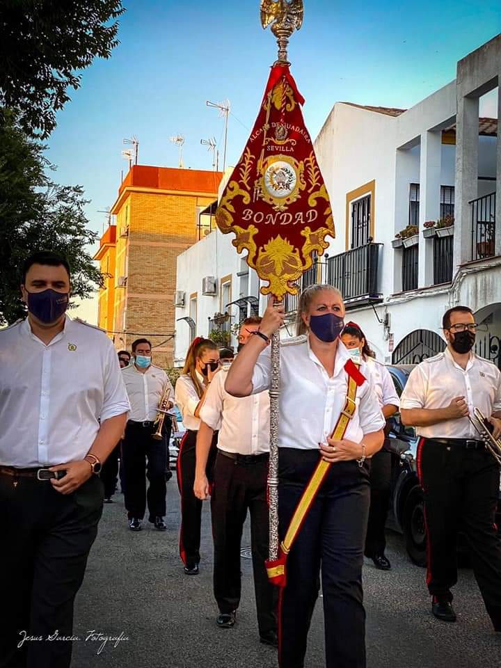 𝐀 𝐌 𝐁𝐎𝐍𝐃𝐀𝐃 B O N D A D