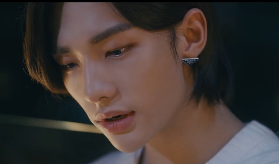 DenisAdri2's tweet photo. Hyunjin enserio te extrañe, estuve deseando que volvieras y pensé "en julio es mi cumpleaños por favor que regrese antes de julio" estoy feliz 
#Mixtape_OH
#SKZOT8Forever
#StrayKids
#HYUNJINCOMEBACK
#LoveStay https://t.co/gXimEyuUoY