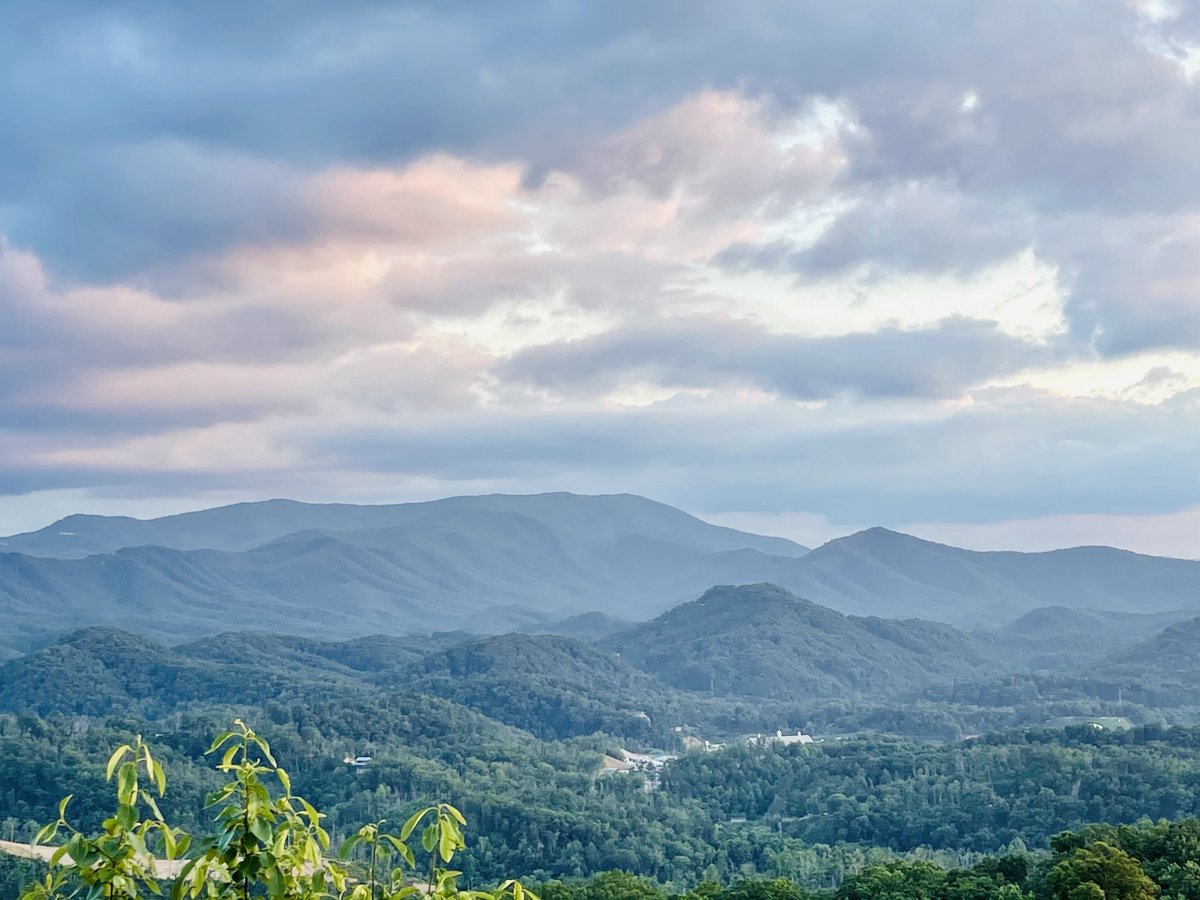 ChristineCaine's tweet photo. I have fallen in love with the Smoky Mountains. https://t.co/CpSDq7CDHi