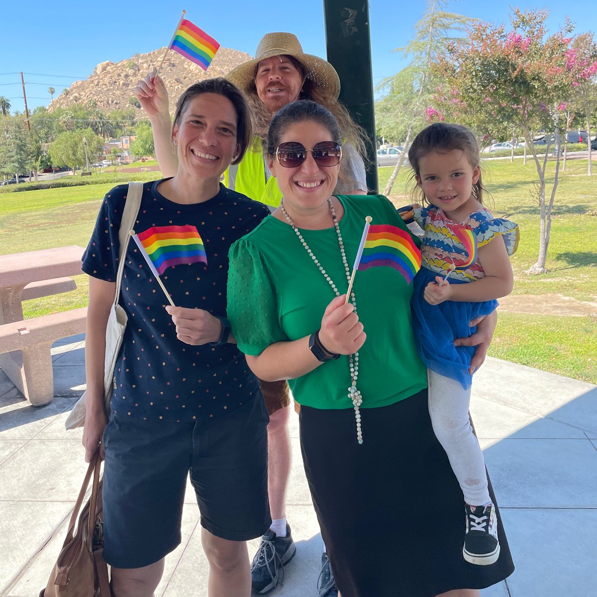 ee_edwards12's tweet photo. Happy Pride! We were so glad to attend @riversidehaspride’s first Pride meet-up at Ryan Bonaminio Park today. #happypride #downtownriverside #iloveriverside #riverside https://t.co/SckLBR1LPK