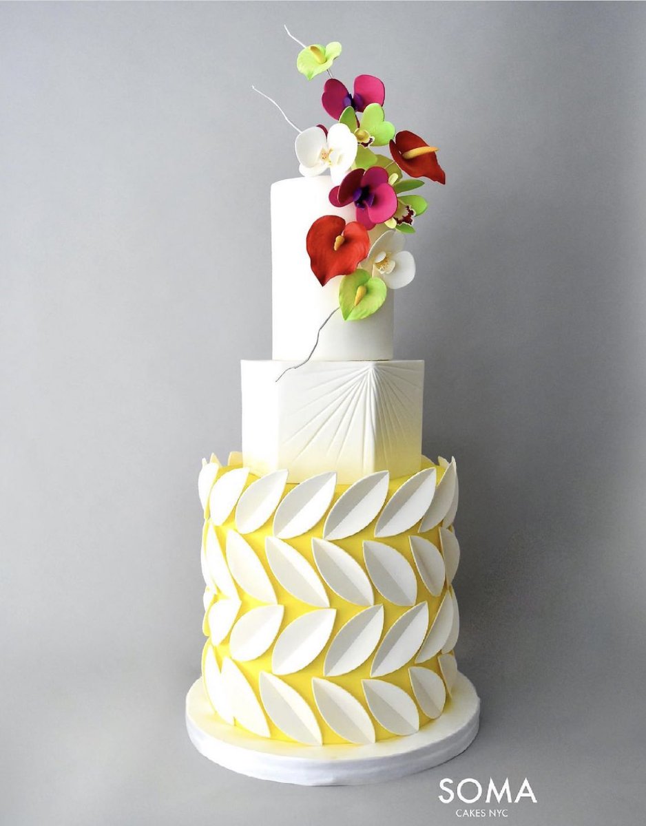 A summer love, in SOMA Cakes NYC style. 

#weddingcake #stylishwedding #summerwedding #summerlove #nycwedding #summerflowers #nycwedding #manhattan #nyc