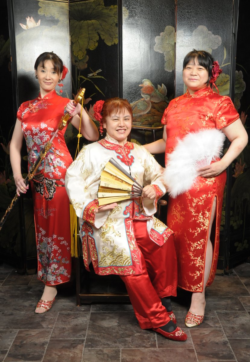 笑顔変身写真館 横浜中華街 Pa Twitter 笑顔変身写真館のチャイナドレスは Sssサイズから８xlサイズまでとサイズ豊富な品揃え チャイナドレスは細い人しか着られない という思い込みを捨ててください 大きいサイズも可愛い色柄をご用意しておりますよ 笑顔変身