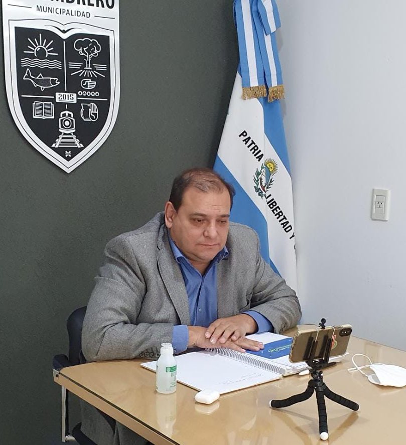 raulgonzalezok's tweet photo. HABILIDADES DIGITALES 💻
La tecnología va a cambiar todas la formas de trabajo que conocemos y debemos prepararnos. Hoy participamos del lanzamiento junto al Ministro de #CienciayTecnología @CorrientesGob del Club de #ChicasProgramadoras, donde 25 jóvenes de n/ localidad…. https://t.co/FuP8tfLlvS