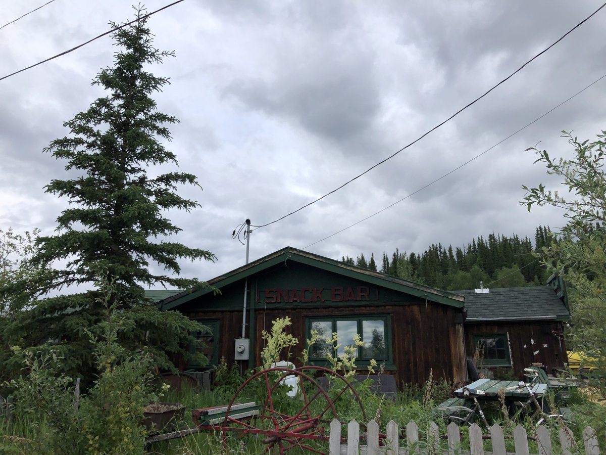 KennyDWallace's tweet photo. This is the World famous Keno City Snack Bar.
#kenocity #yukon #largerthanlife #explorecanada https://t.co/3HoyFLOwJ3