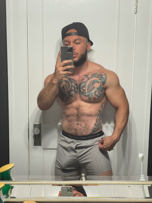 Watch Sir Gio's leaked NSFW photo on TwXstars