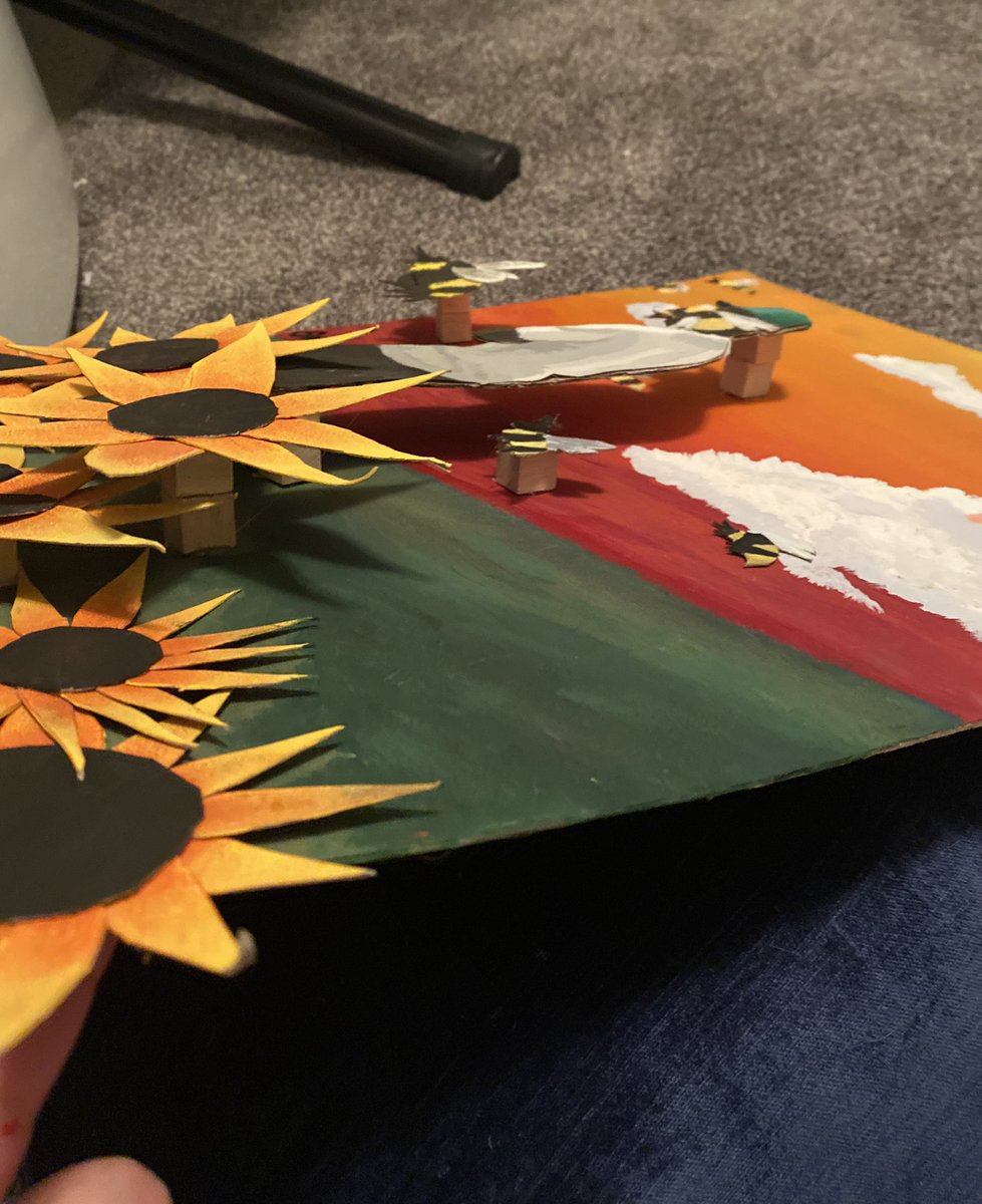 Emmeleftthechat's tweet photo. This is it from the side to show the layers lol https://t.co/0fweXCMtfQ