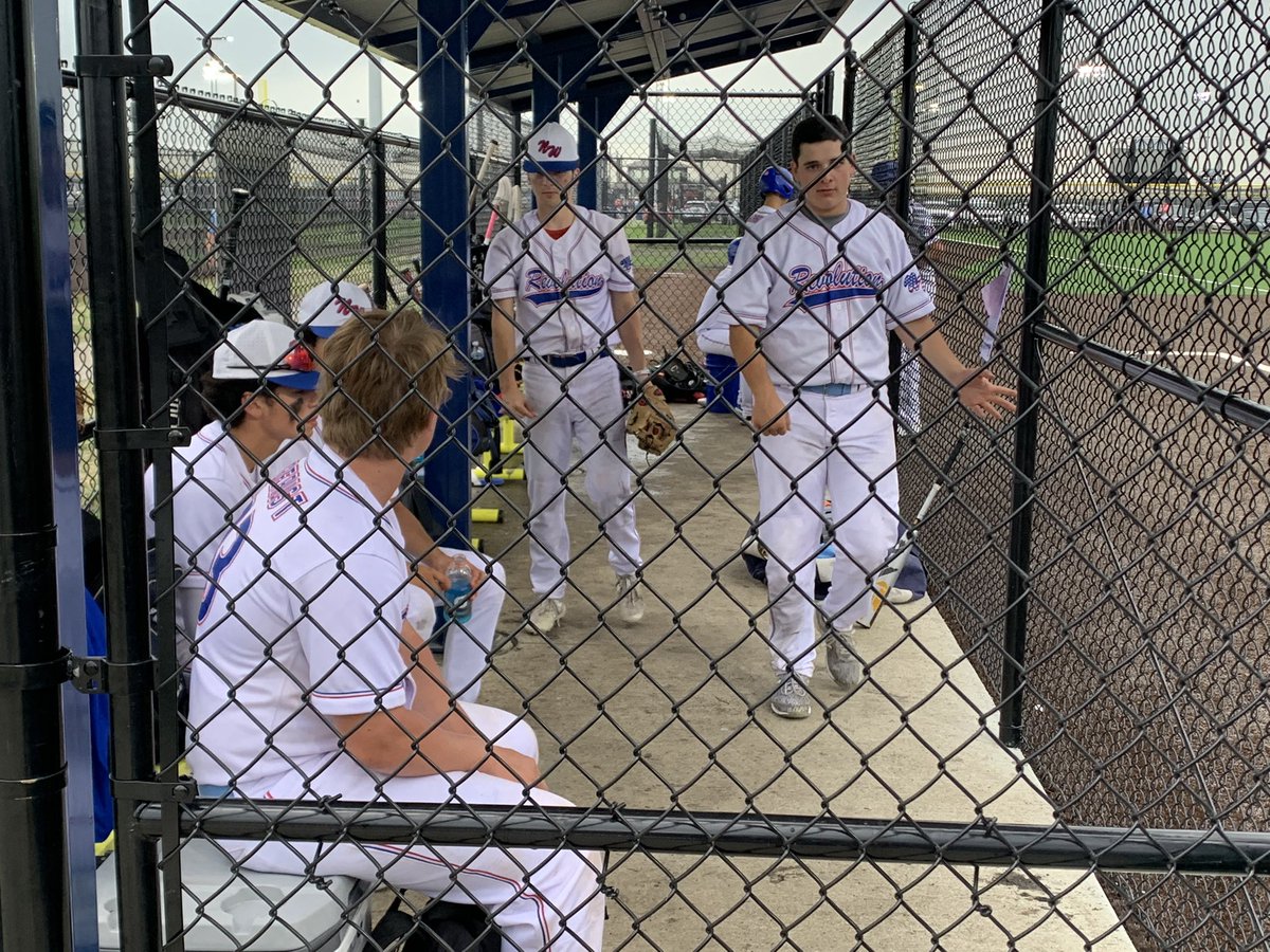 ArturoHollis's tweet photo. Northwest Revolution 16U getting the 2 W’s today at the PBR Illinois State Games in Rantoul.  3-0 so far in pool play with one more game tomorrow to determine brackets. Players, coaches and parents dealing with rain delays very well.  @PBRIllinois @NWREVOLUTIONBB @NikHollis17 https://t.co/zCFKnEVmqM