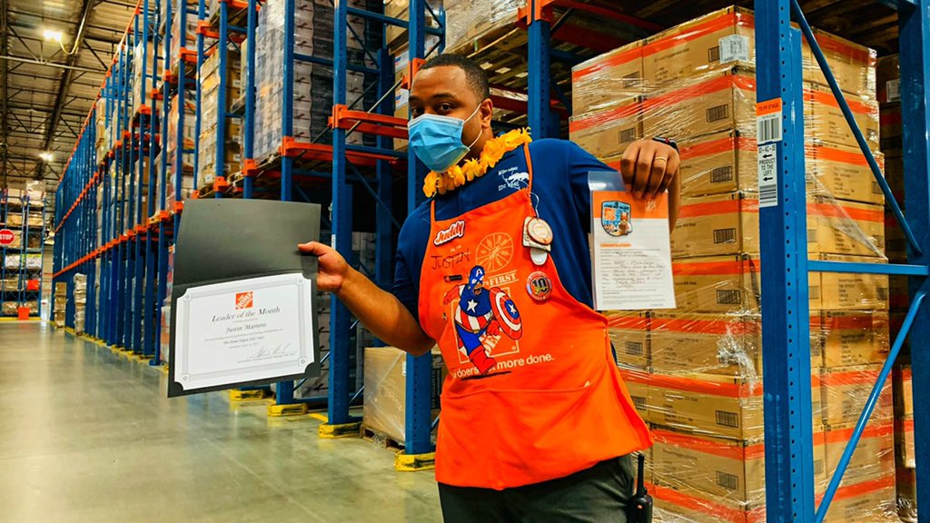 🚨Leader Of The Month Alert🚨 Thank you #MightyMiraLoma 🎉 Leadership isn’t about titles, or positions. It’s about One person influencing another. #ServantLeader #PayItForward <a href="/stevefc41/">Steve Bolton 5698</a> @jd5645THD <a href="/LourdesThd/">lourdes.thd</a> <a href="/solveigmiralom1/">solveigmiraloma5645</a>