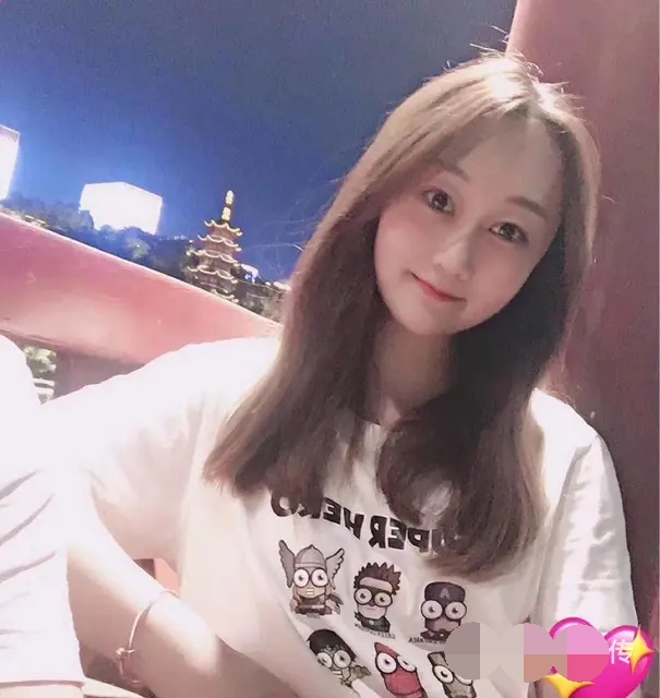 selfie big natural boobs tits nude gif on Twitter: "online chat information: Female 1990